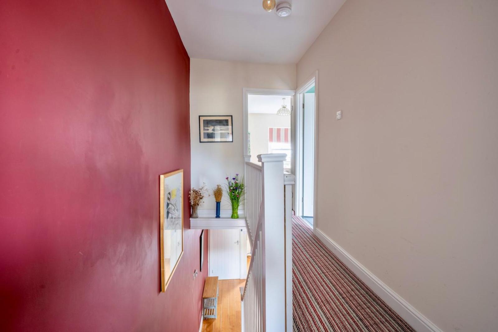 Holiday home Chic 2-bedroom Townhouse In Vibrant *