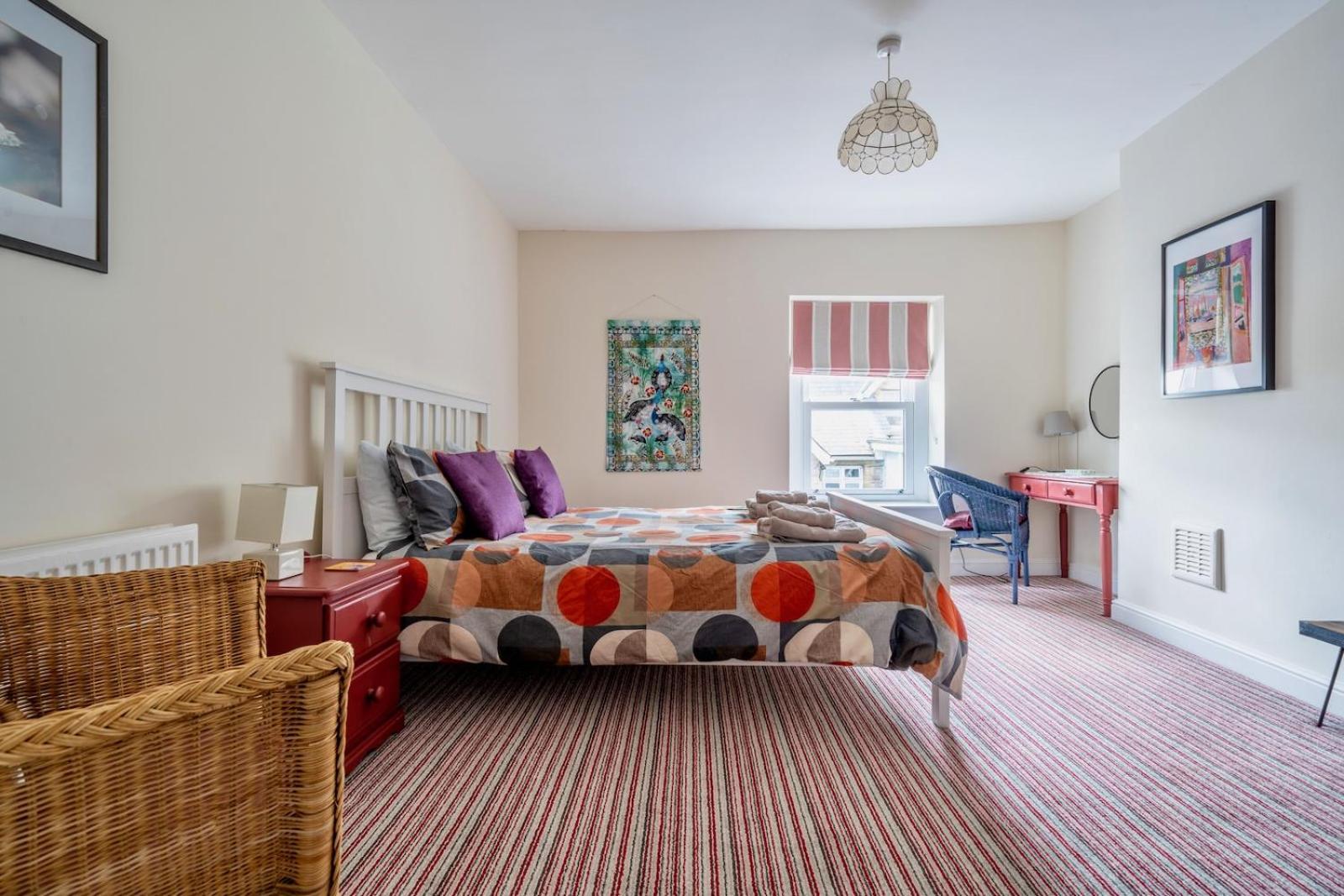 Chic 2-bedroom Townhouse In Vibrant Abergavenny